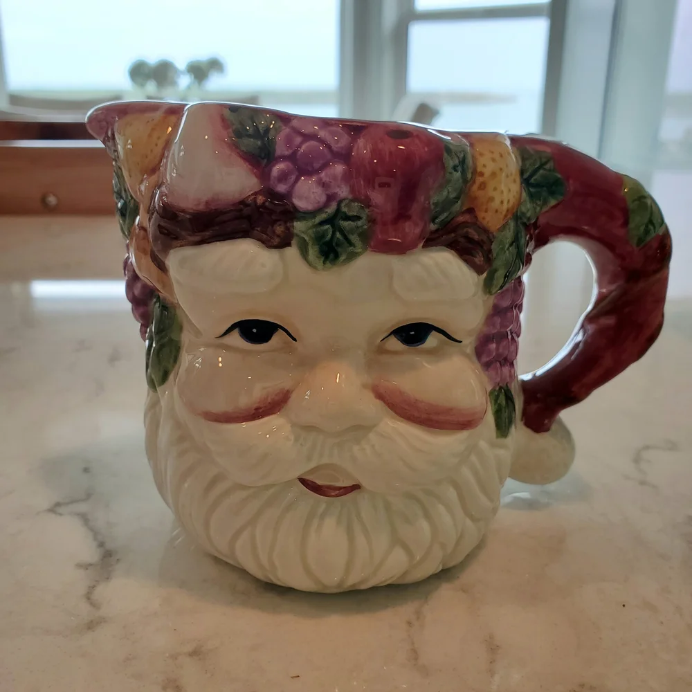 Wang's International Santa Claus Creamer & Sugar Set w/lid. Vintage